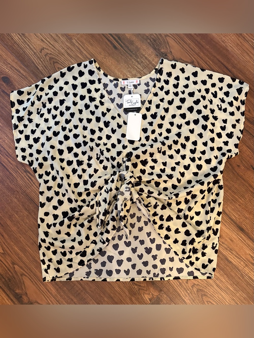 NWT Tie-Front Heart Print Crop Top in Beige and Black Size L
